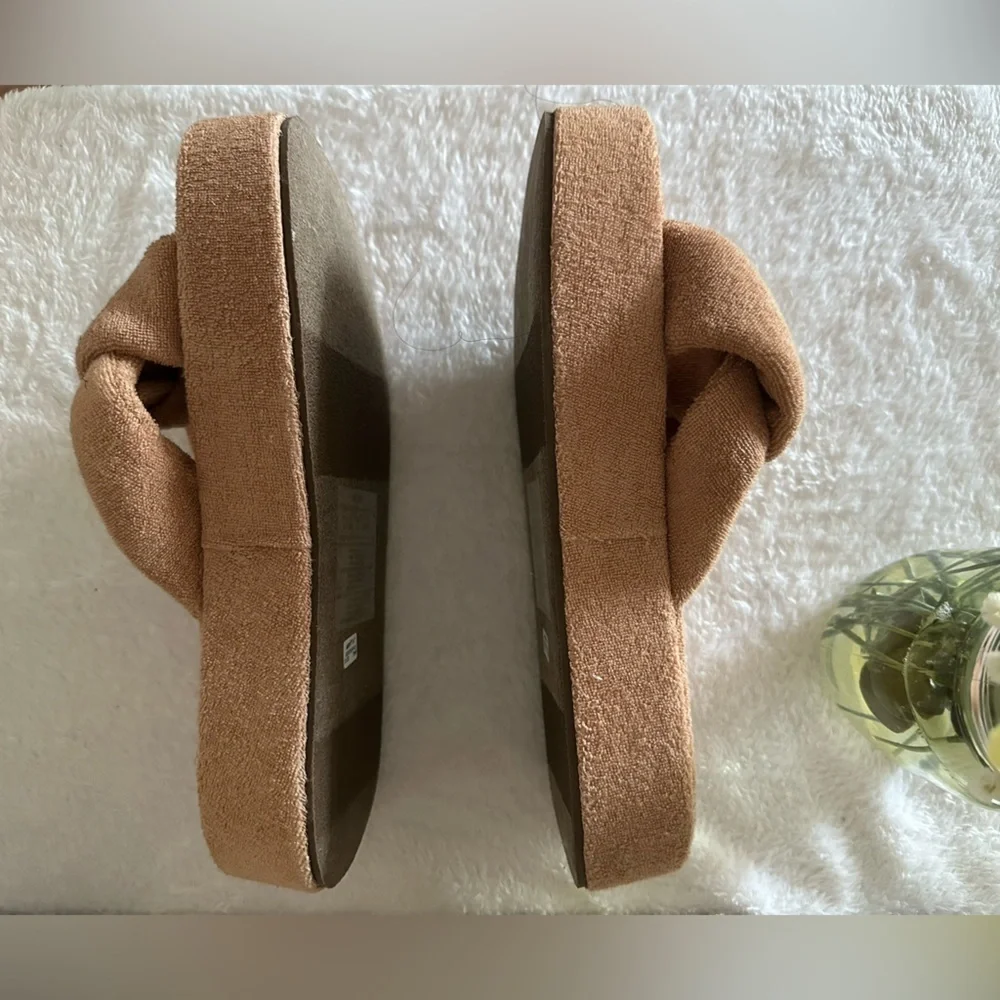 NWT Aerie Tan Shoes with Platform Sole